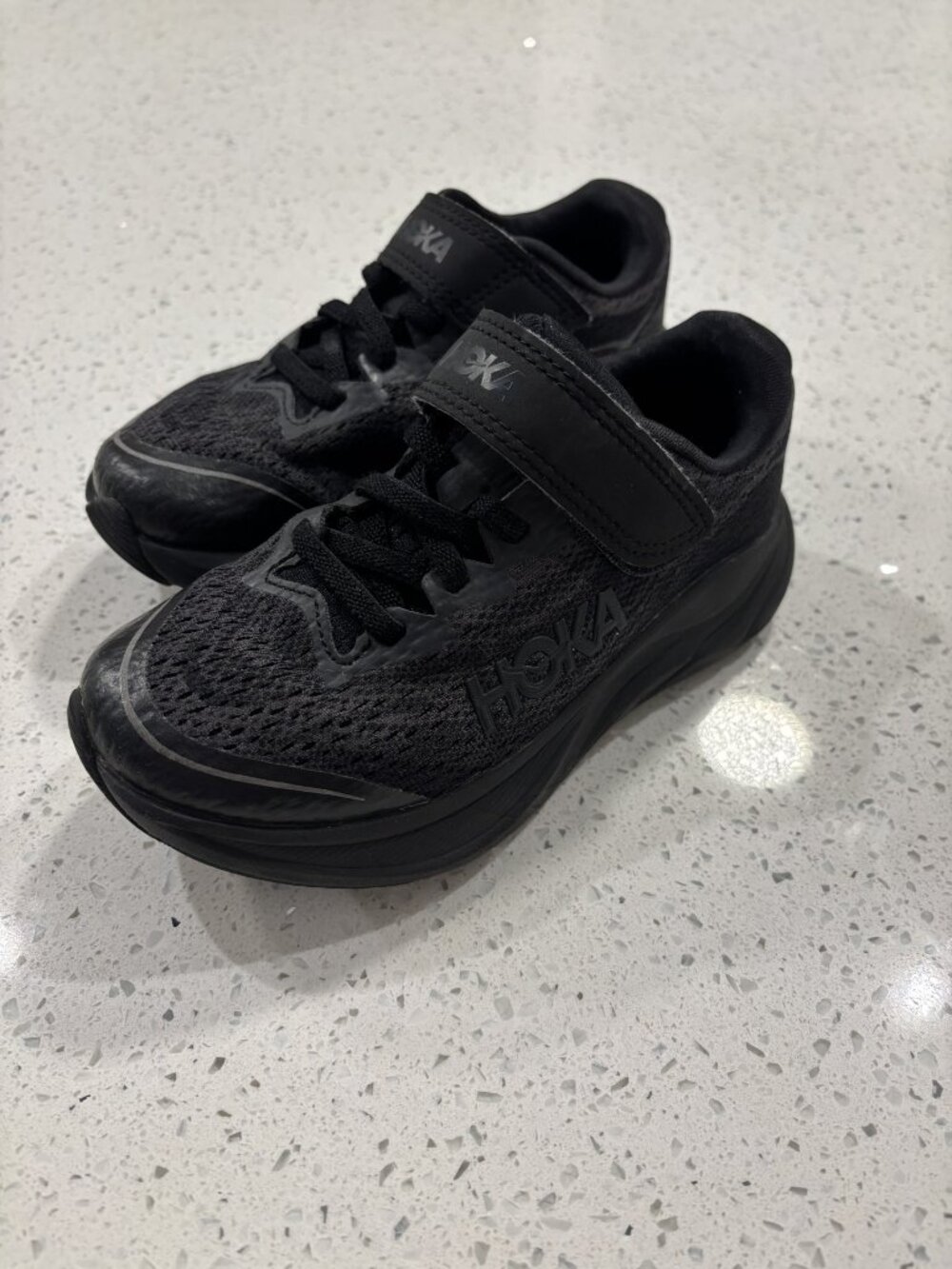 HOKA RUNNERS BOYS PRESCHOOL SIZE 12